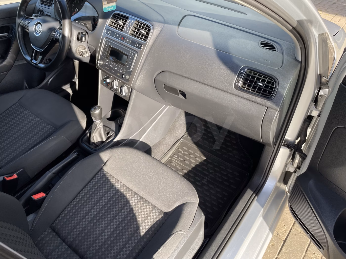 Volkswagen Polo Sedan фото 13