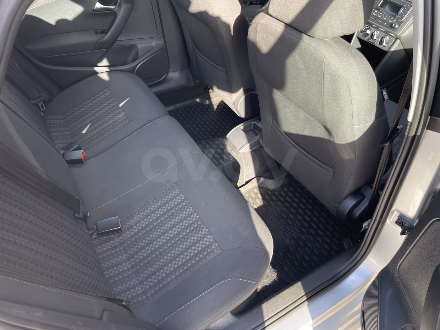Volkswagen Polo Sedan фото 14