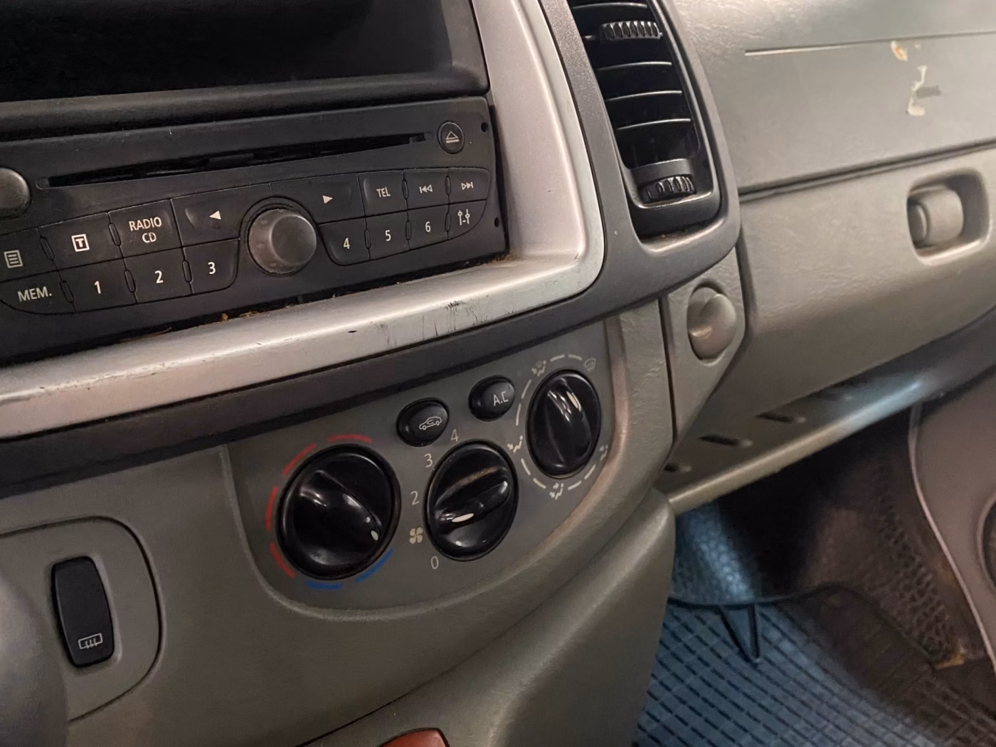 Renault Trafic фото 10