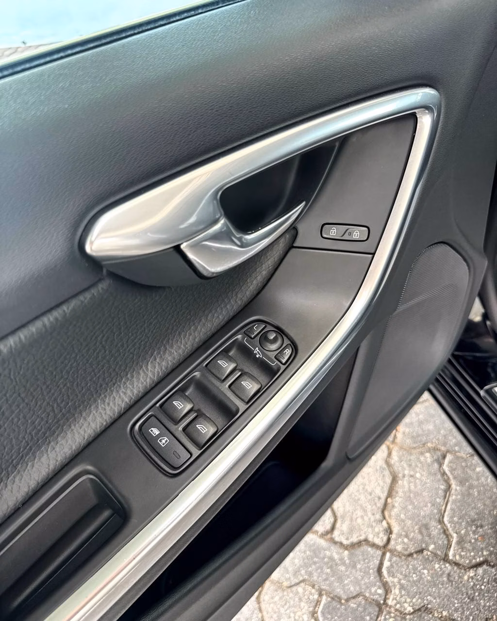 Volvo V60 фото 9