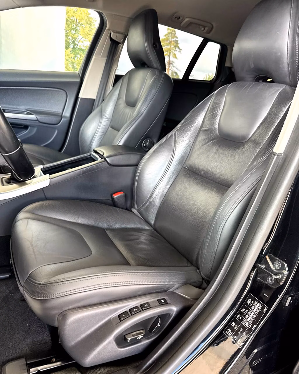 Volvo V60 фото 10