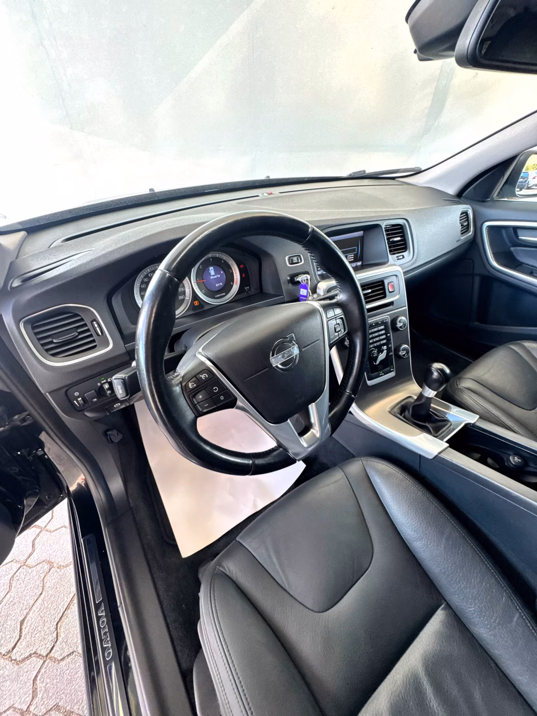 Volvo V60 фото 11