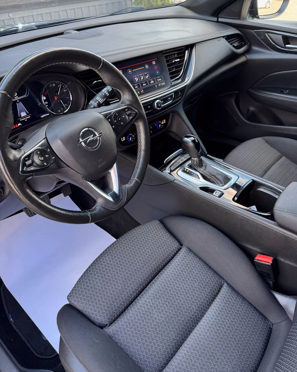 Opel Insignia фото 11