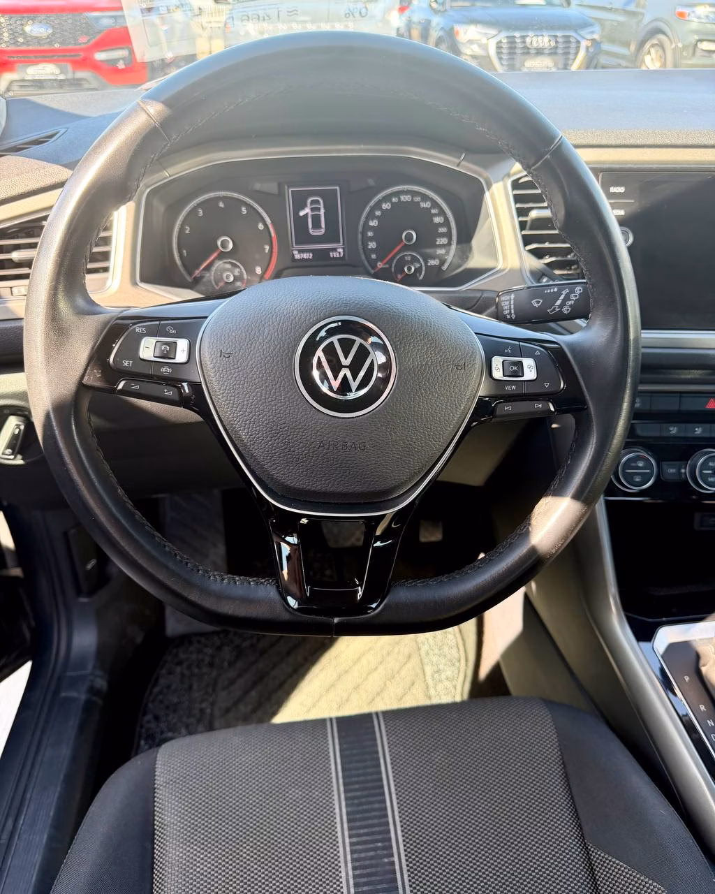 Volkswagen T-Roc фото 15