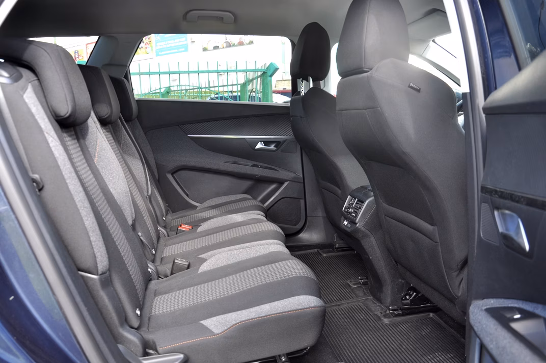 Peugeot 5008 фото 12