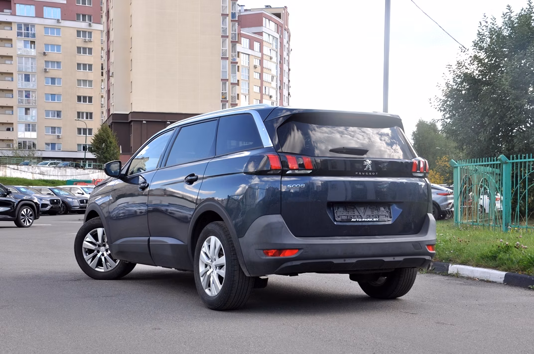 Peugeot 5008 фото 5