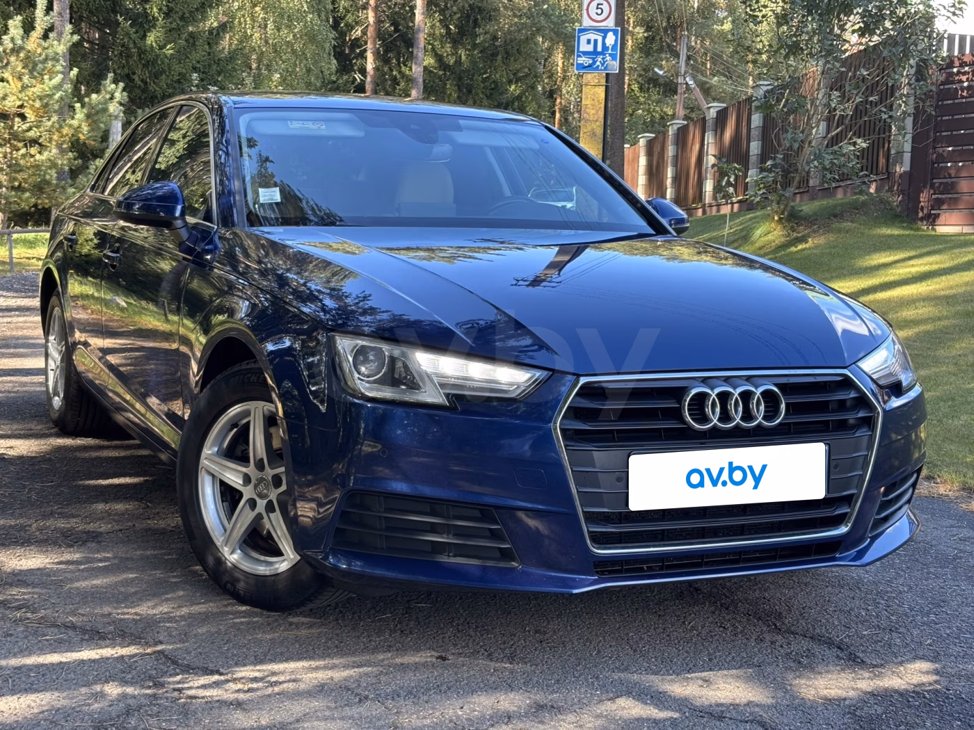 Audi A4 фото 2