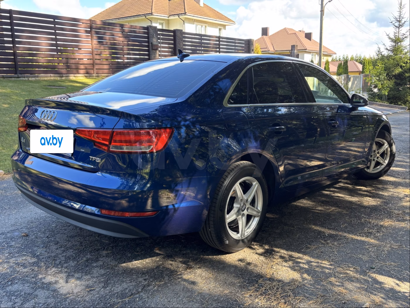 Audi A4 фото 4