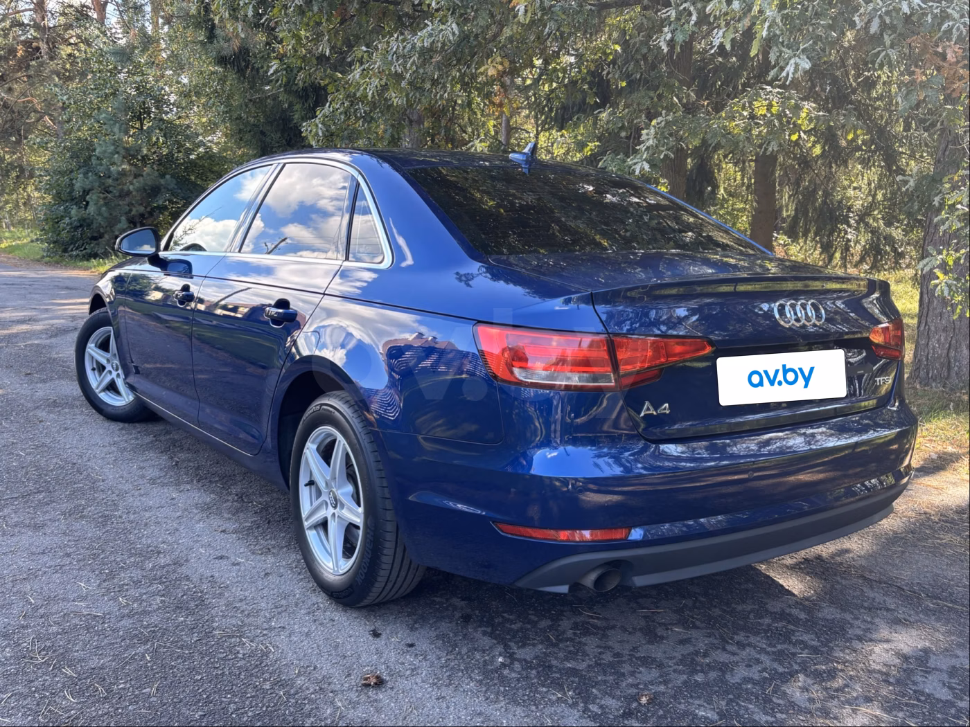 Audi A4 фото 6