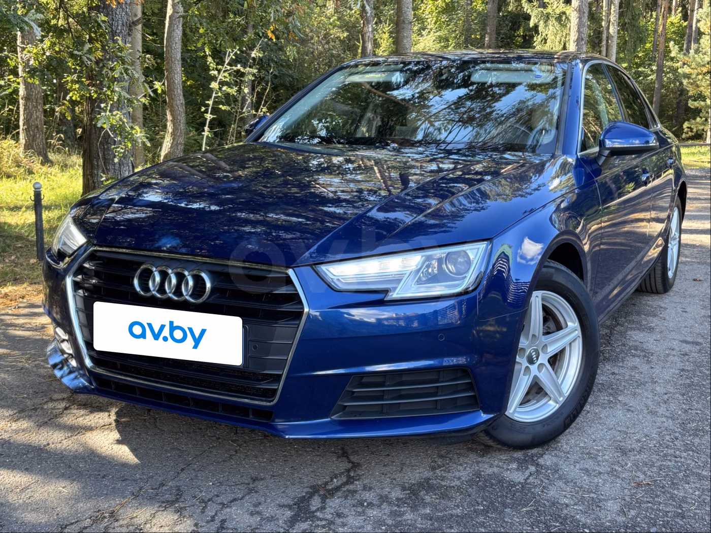 Audi A4 фото 8