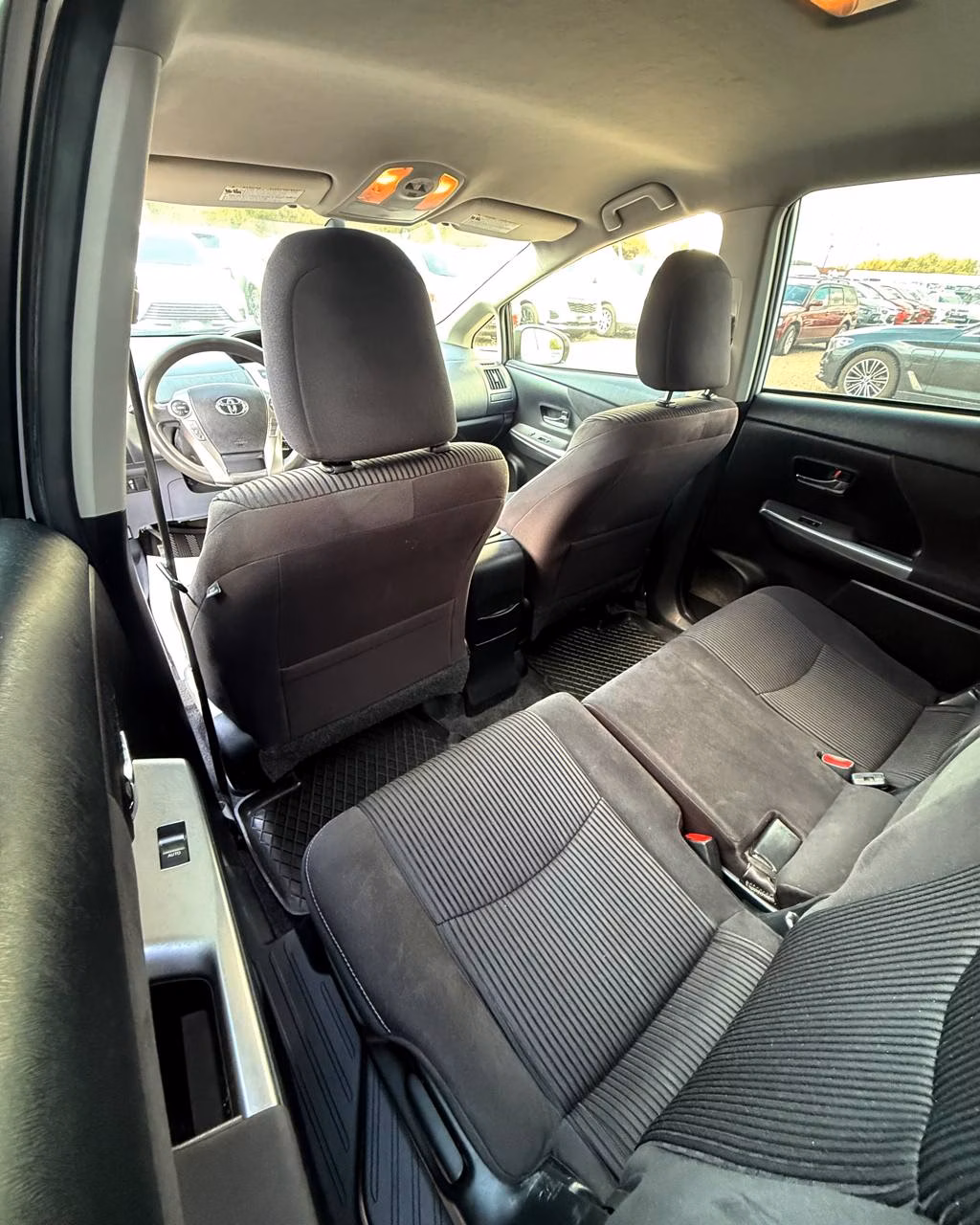 Toyota Prius фото 11
