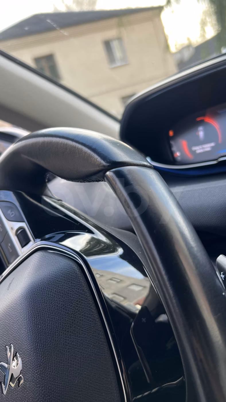 Peugeot 5008 фото 10
