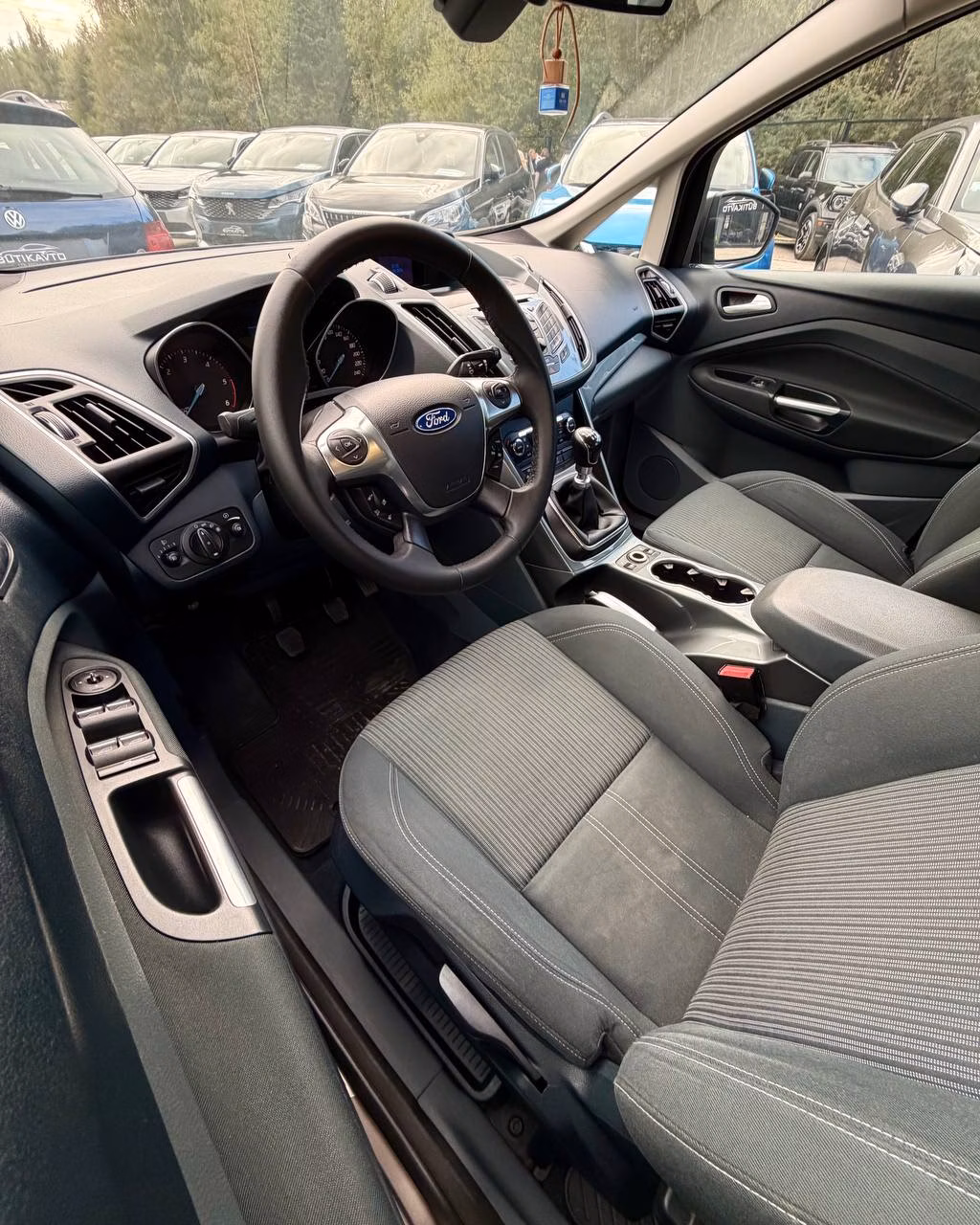 Ford C-MAX фото 10
