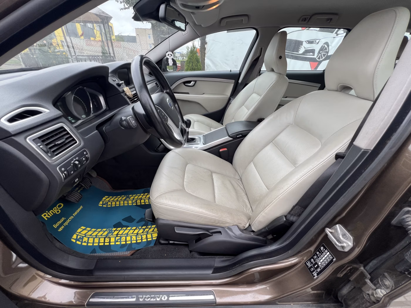 Volvo V70 фото 12