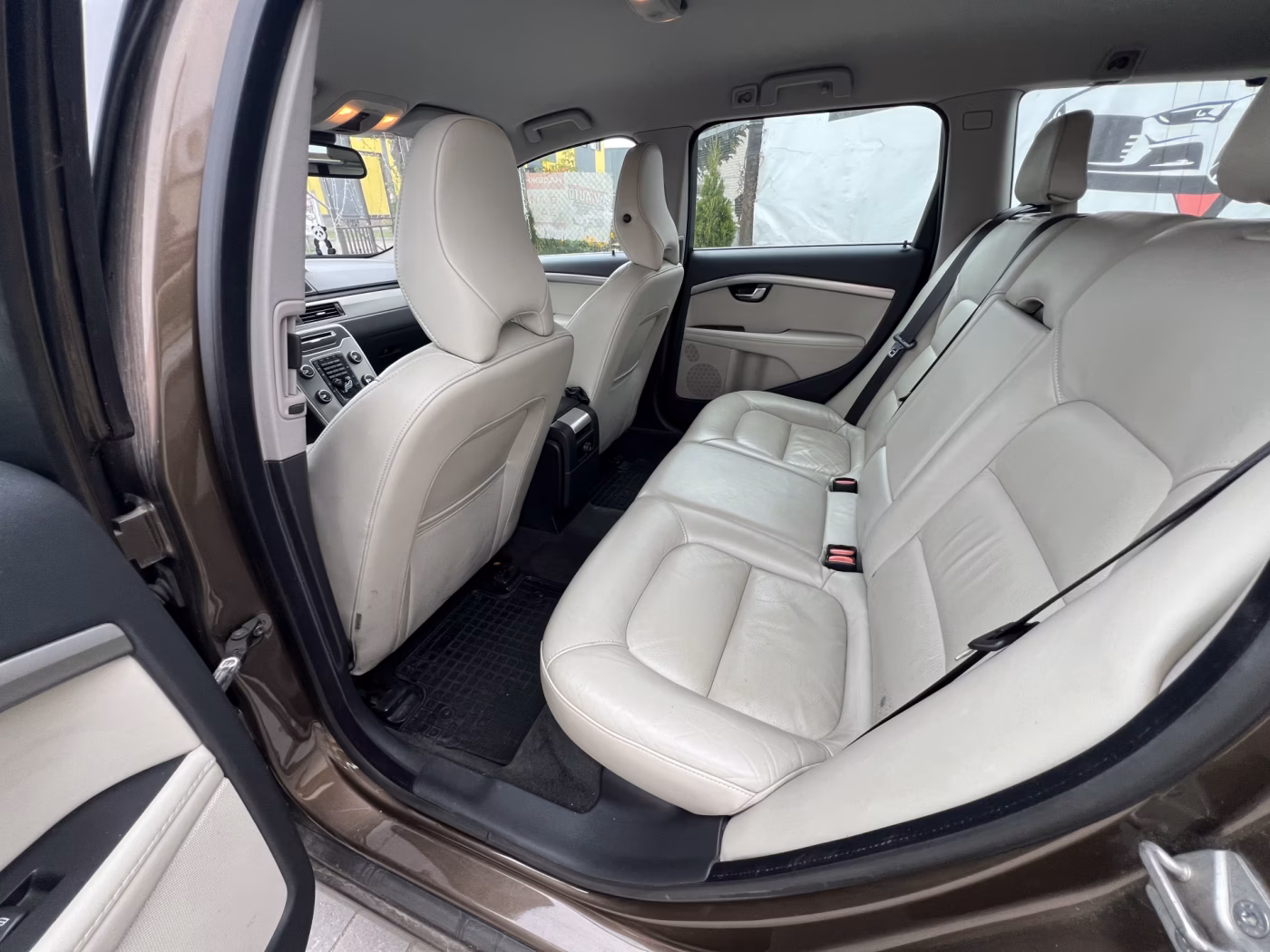 Volvo V70 фото 13