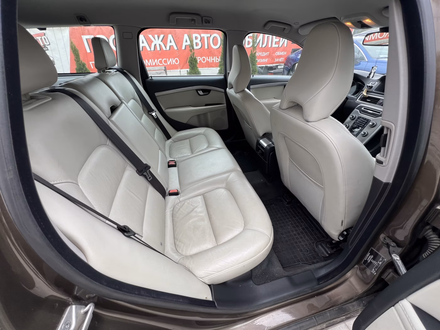 Volvo V70 фото 14