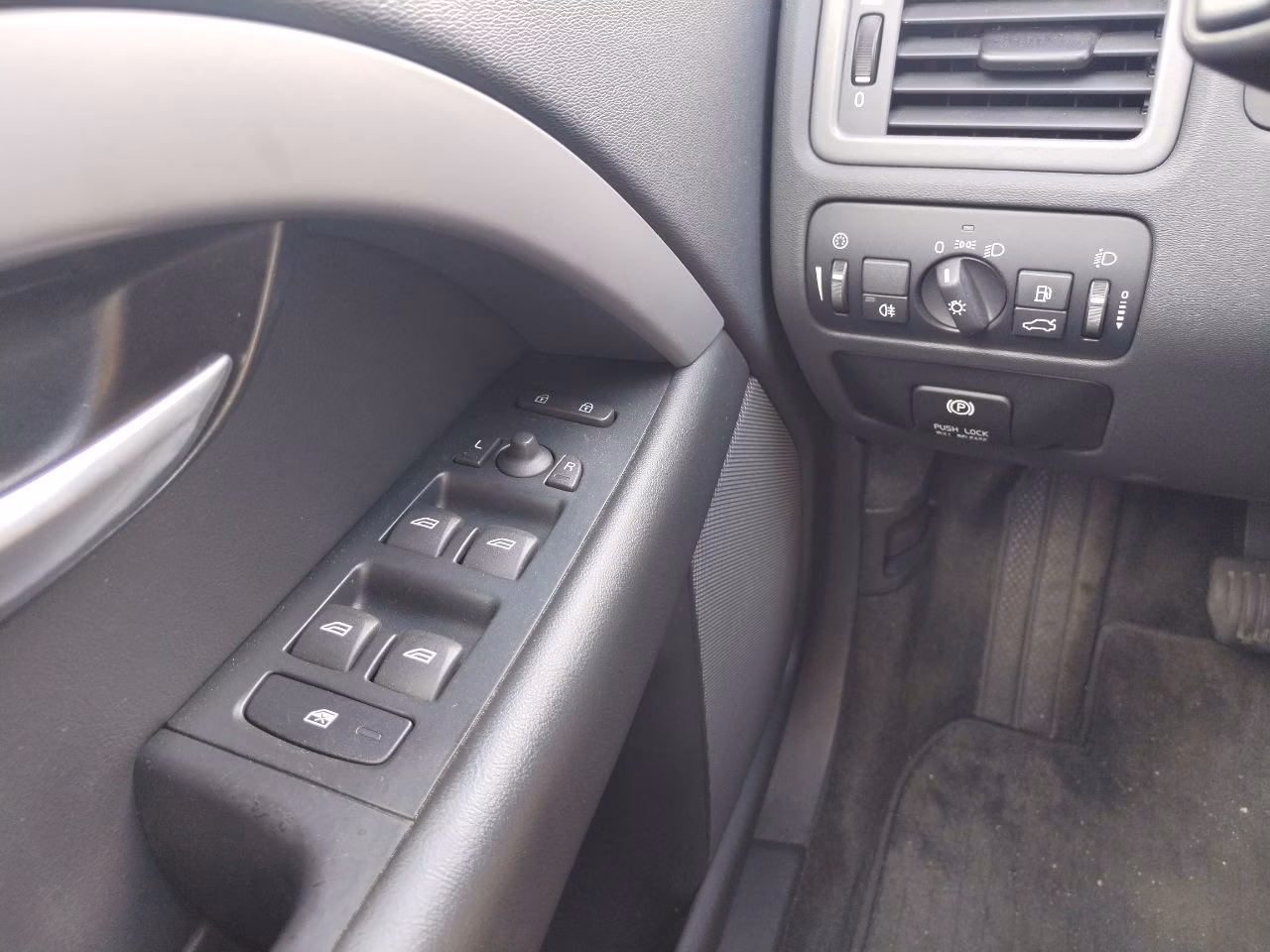 Volvo V70 фото 18