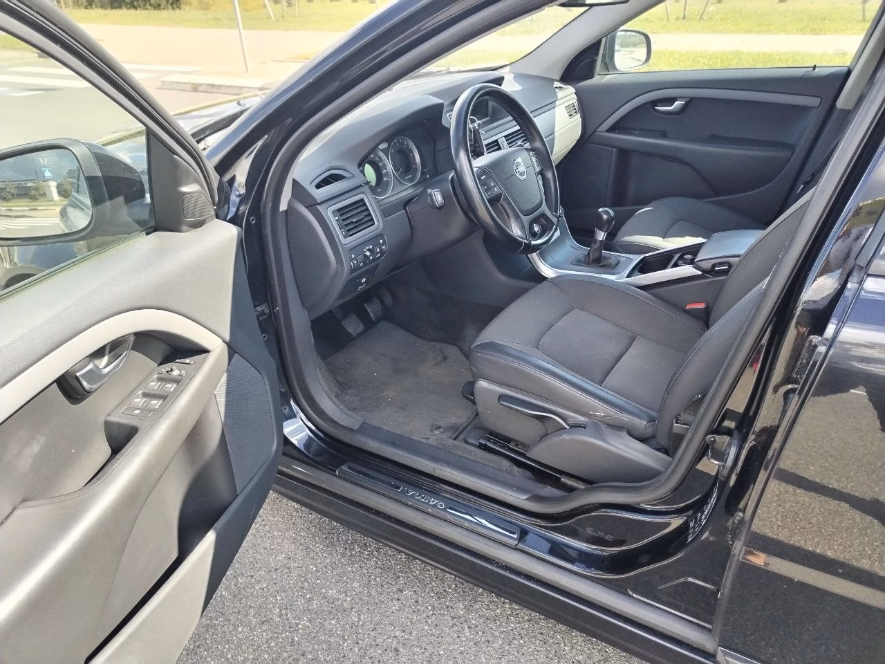 Volvo V70 фото 12