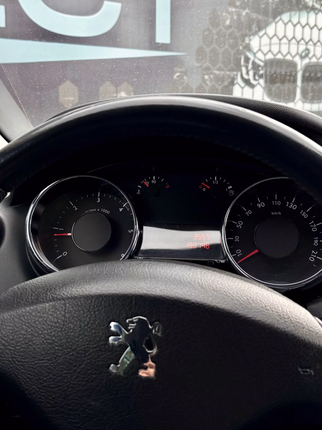 Peugeot 5008 фото 16