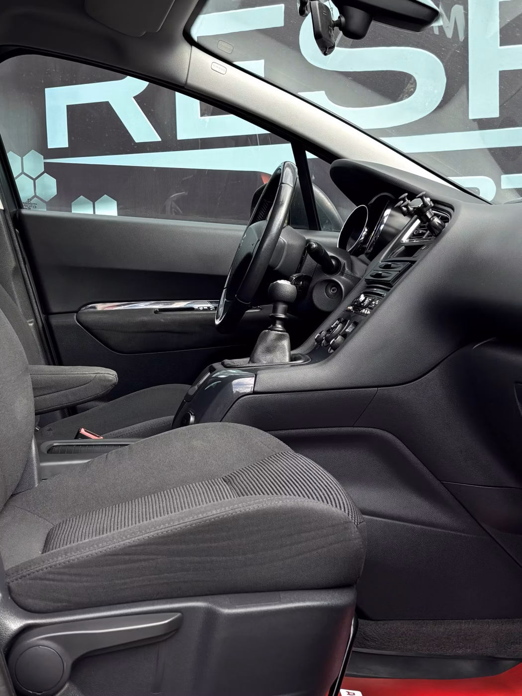Peugeot 5008 фото 12
