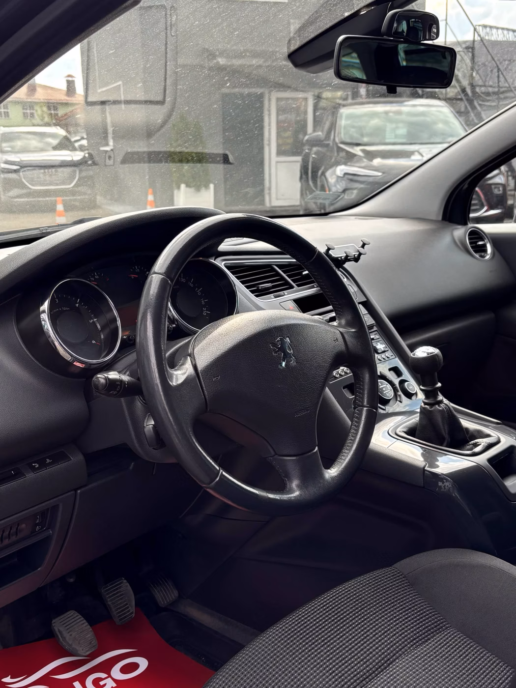 Peugeot 5008 фото 7
