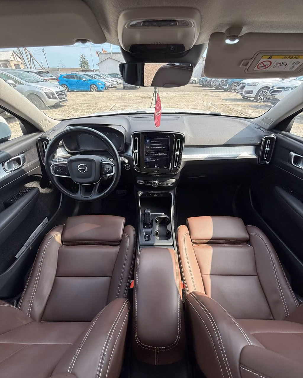 Volvo XC40 фото 9