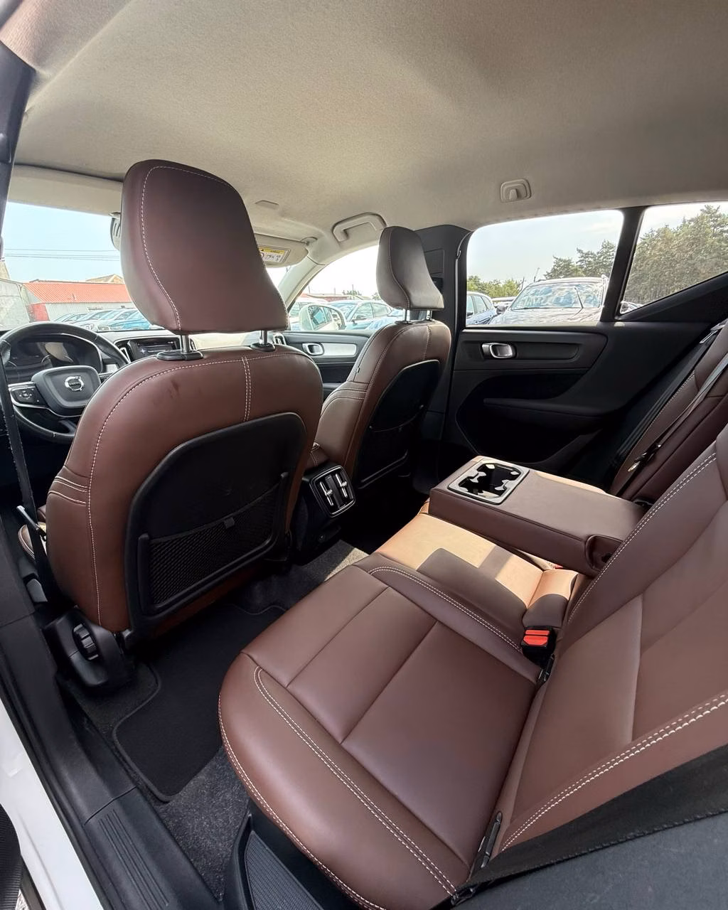 Volvo XC40 фото 11