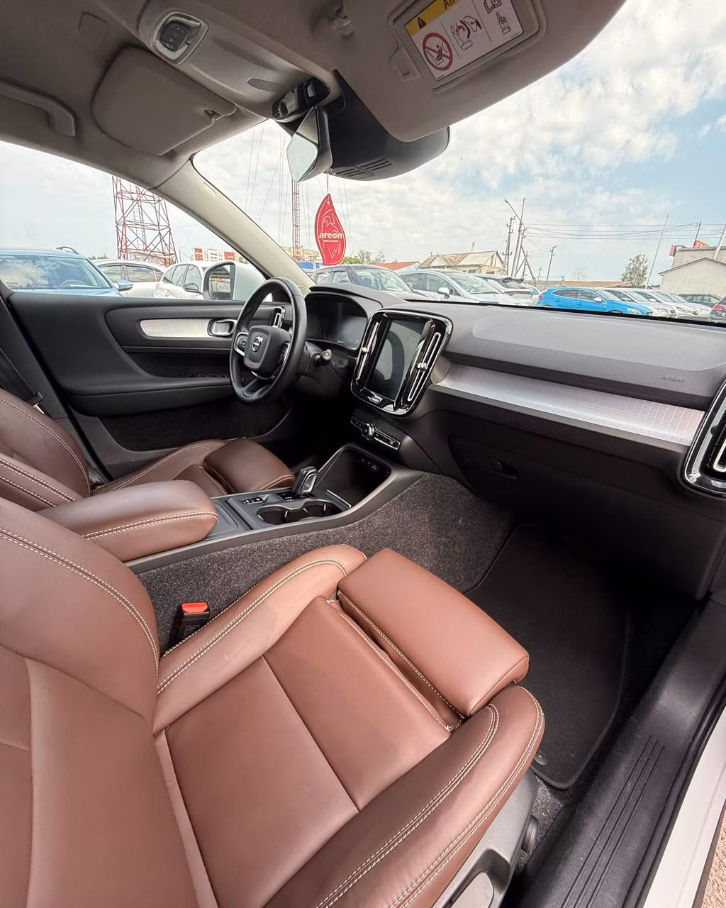Volvo XC40 фото 12