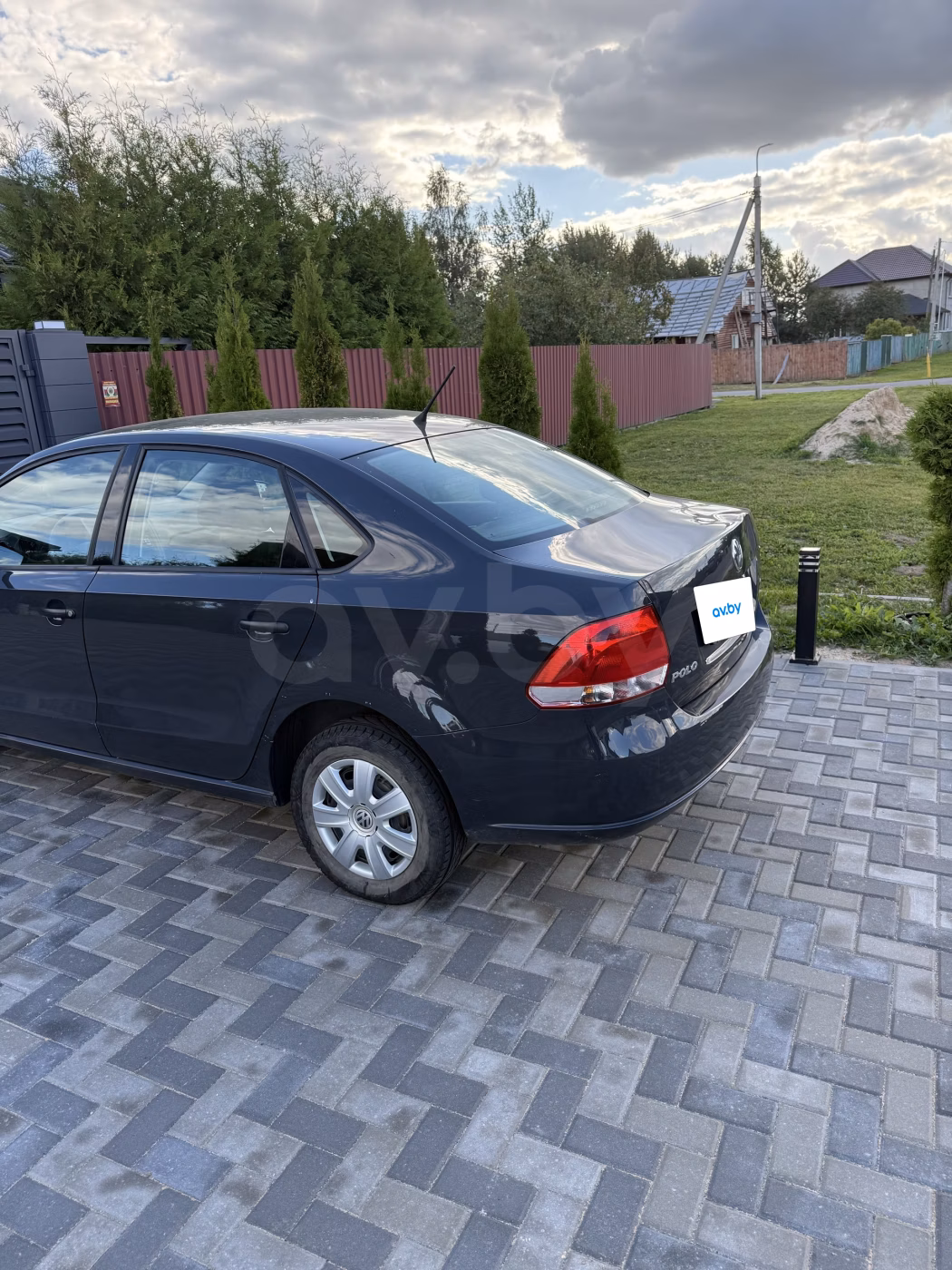 Volkswagen Polo Sedan фото 3