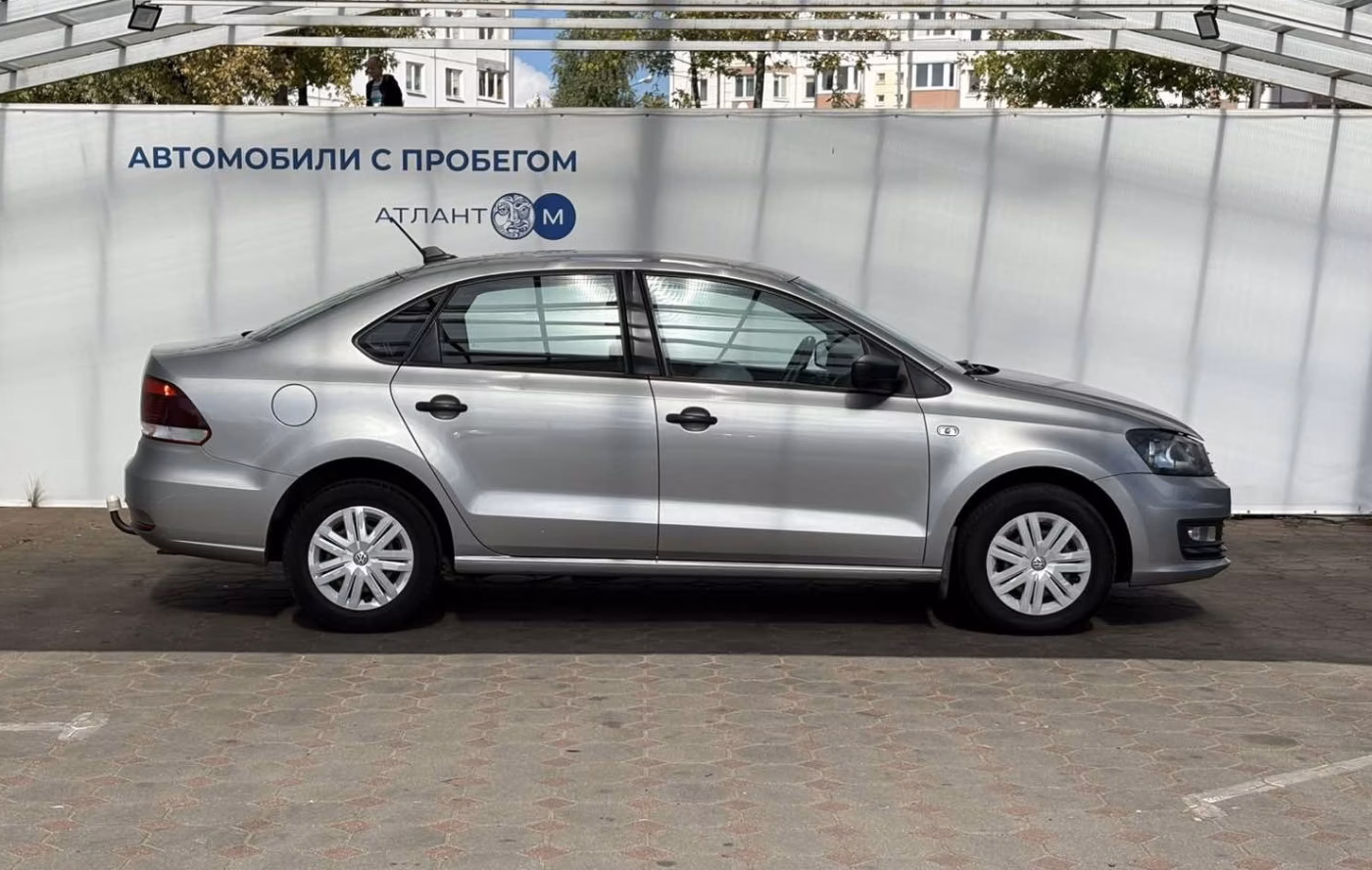 Volkswagen Polo Sedan фото 6