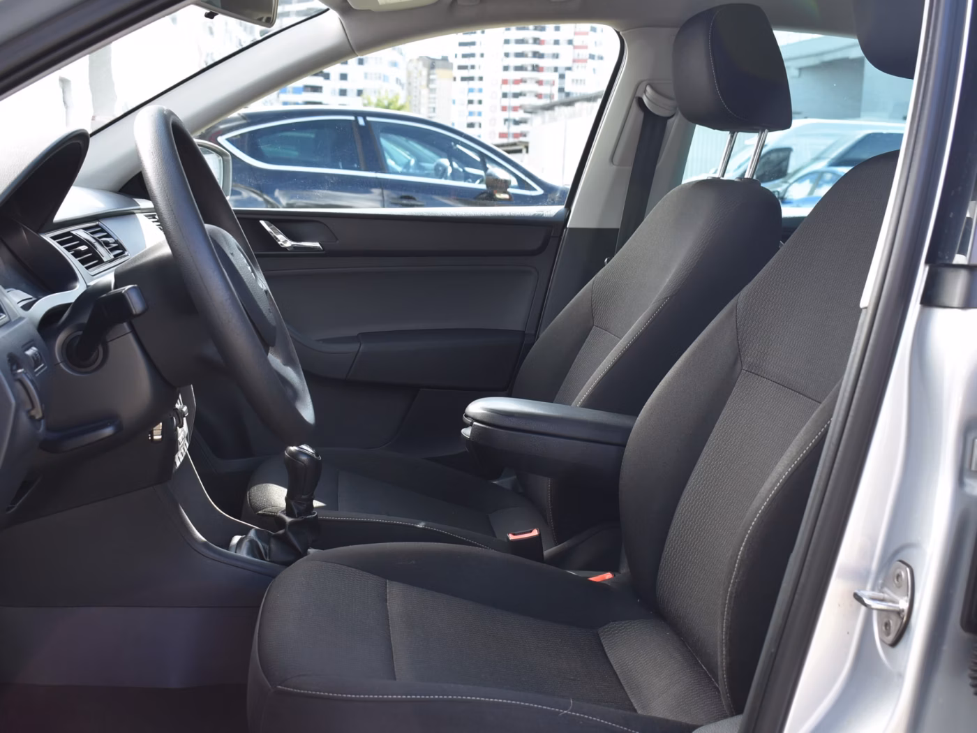 Skoda Rapid фото 11