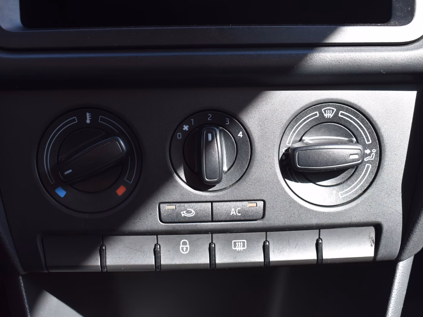 Skoda Rapid фото 17