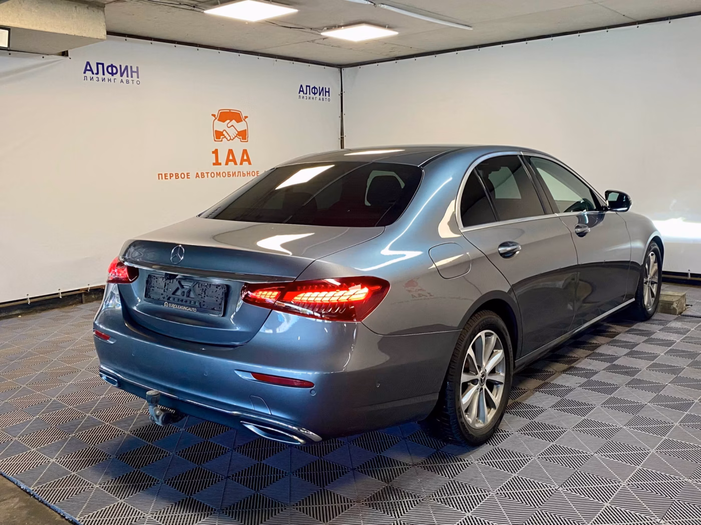 Mercedes-Benz E-Класс фото 4