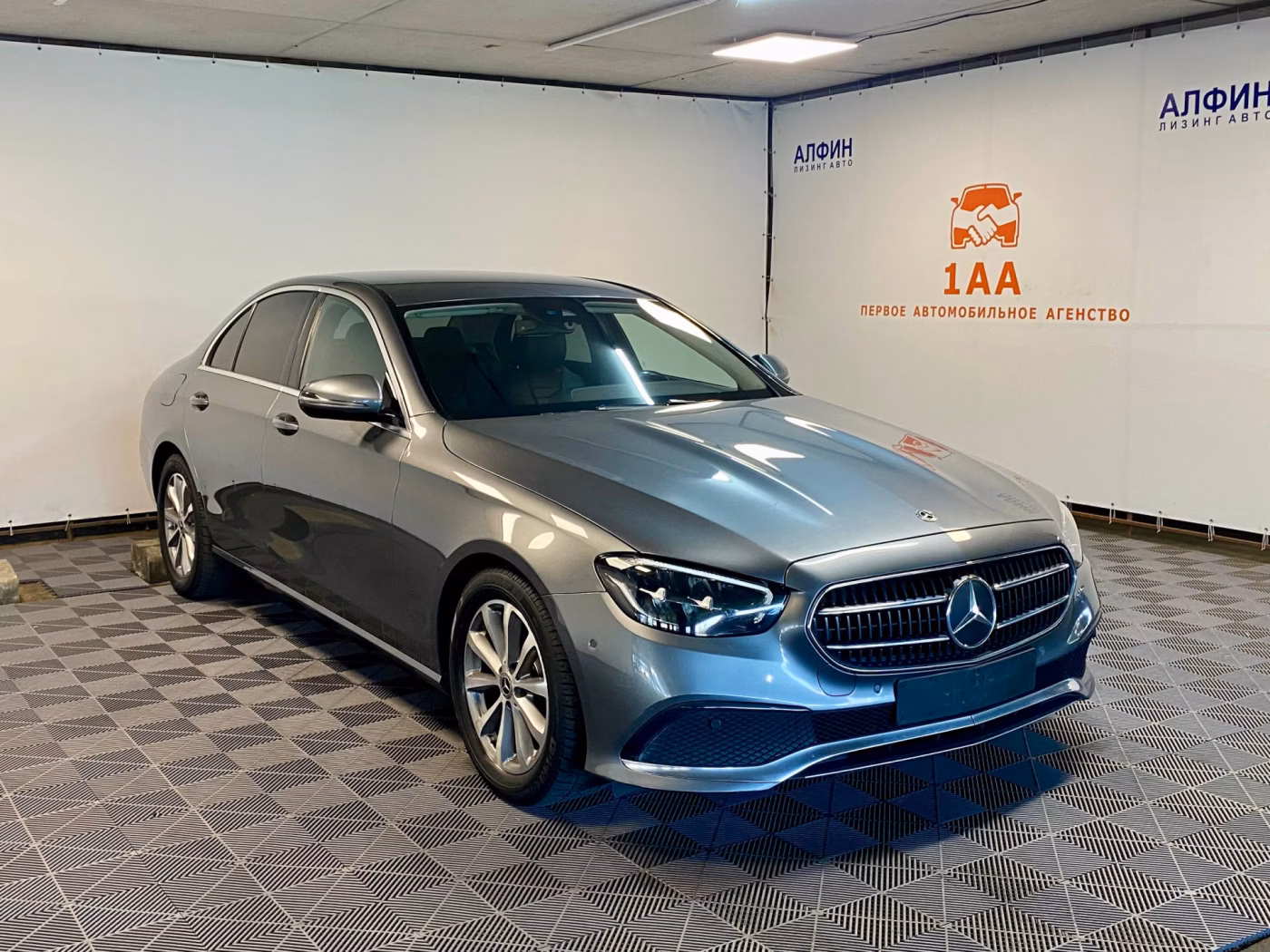Mercedes-Benz E-Класс фото 3