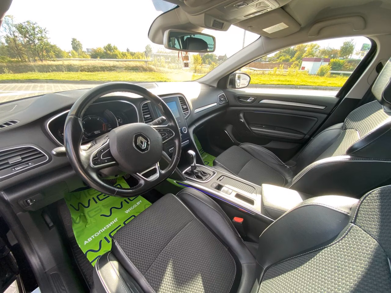 Renault Megane фото 15