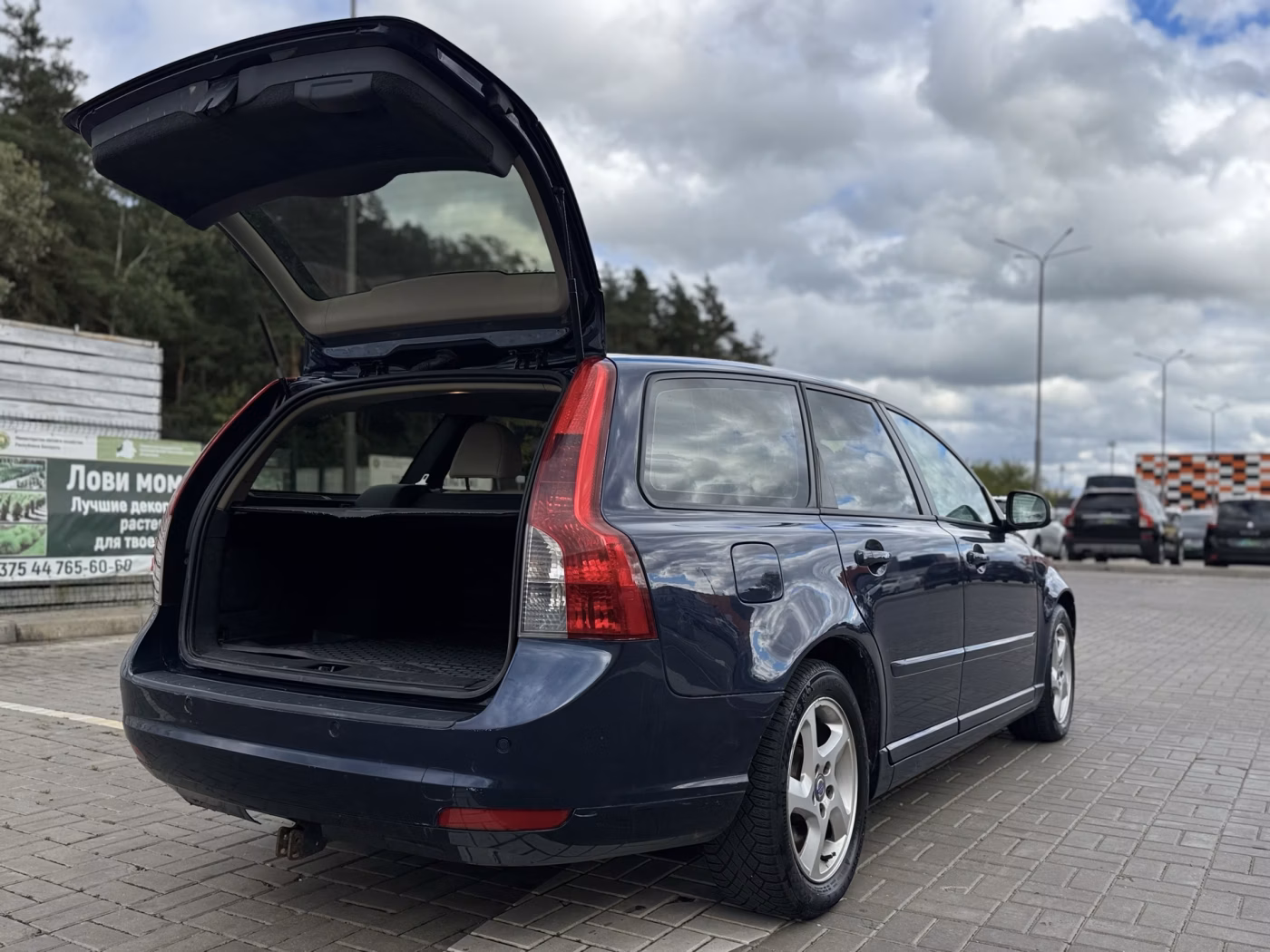 Volvo V50 фото 12