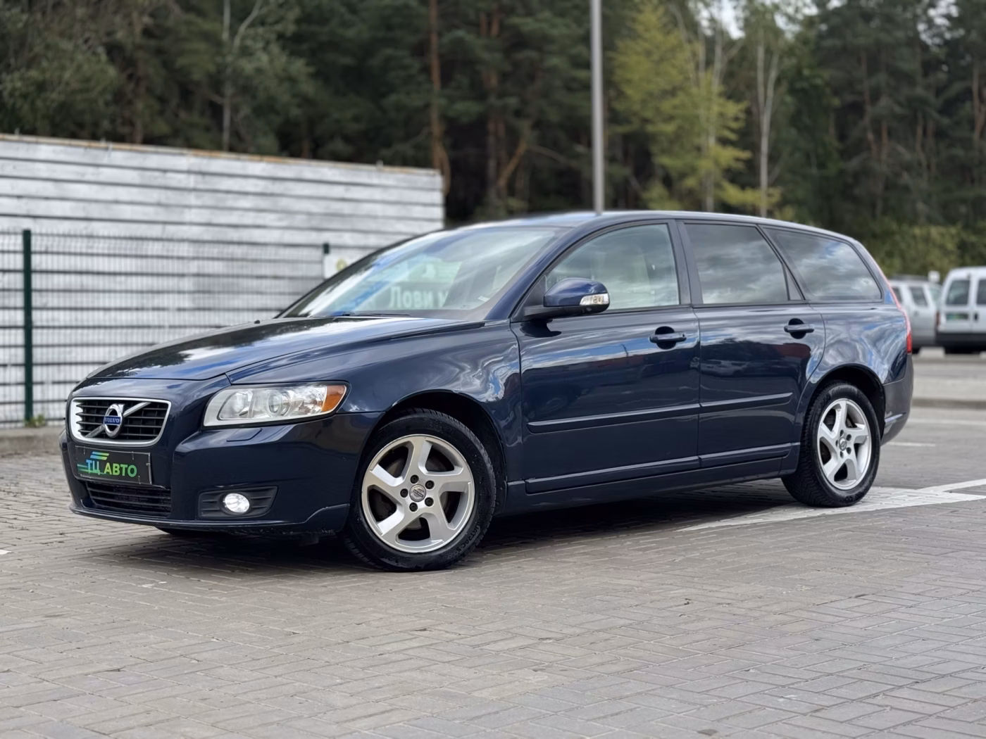 Volvo V50 фото 7