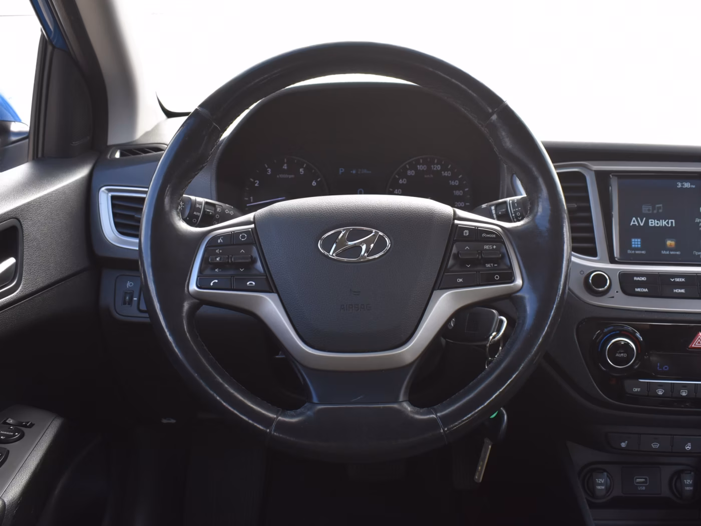 Hyundai Accent фото 10