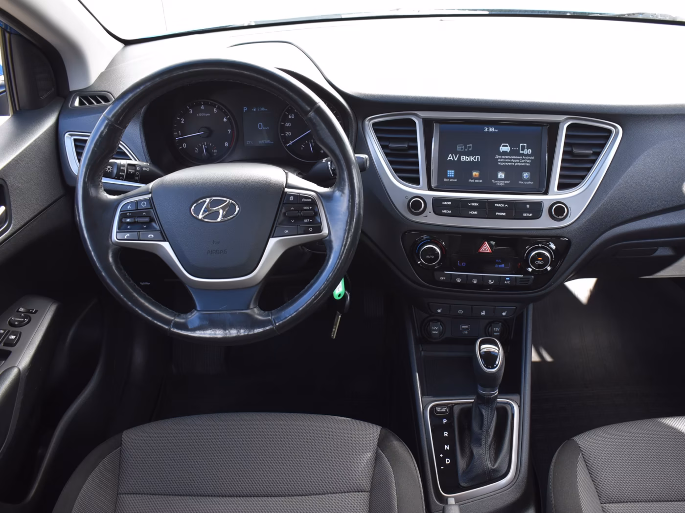 Hyundai Accent фото 9
