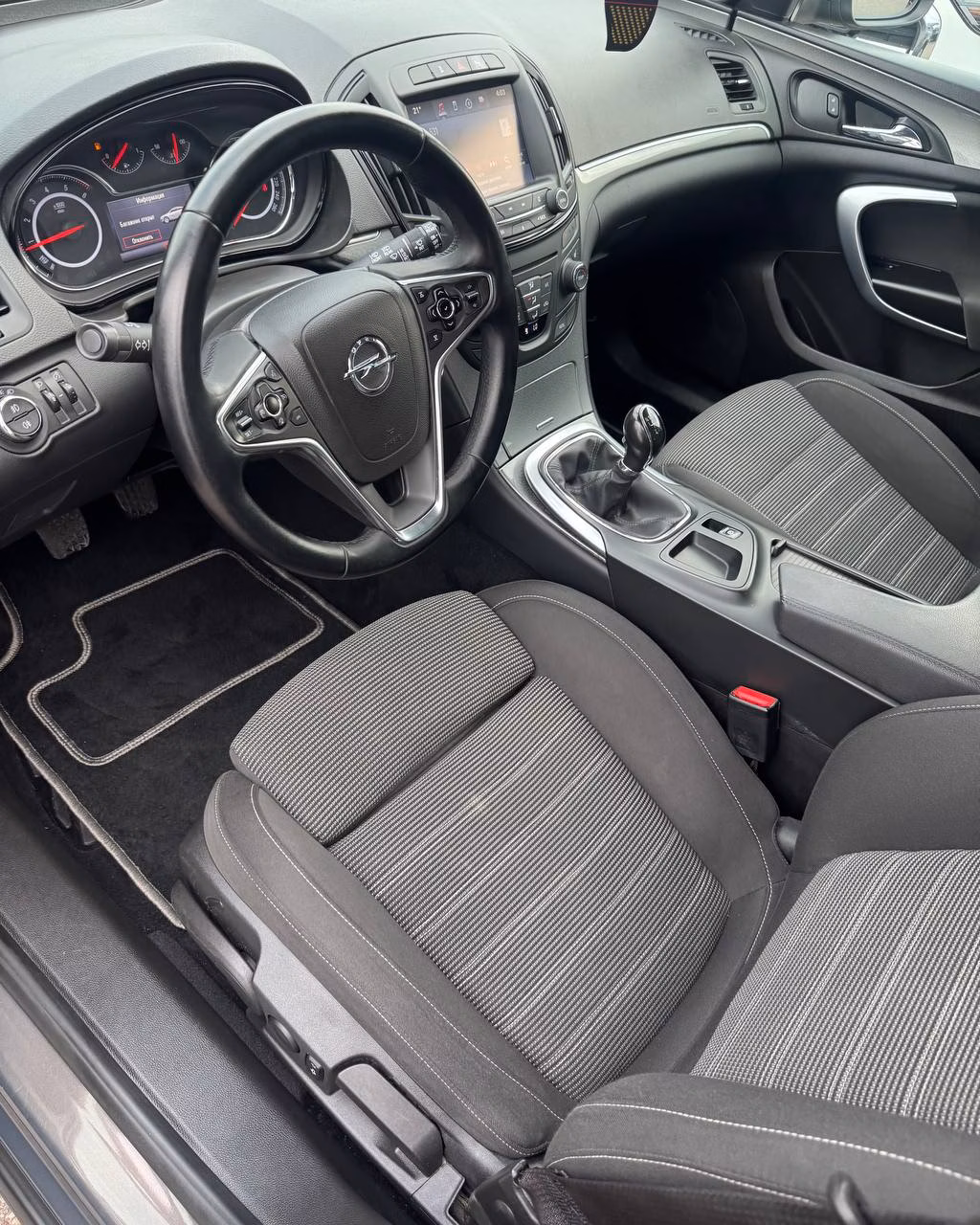 Opel Insignia фото 10
