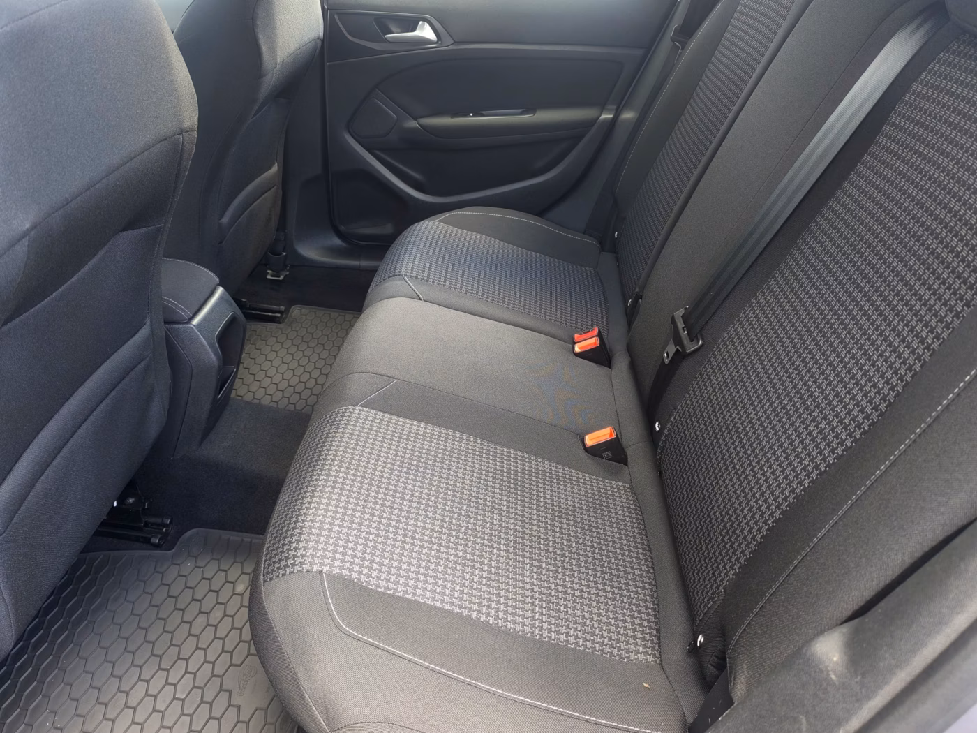 Peugeot 308 фото 10