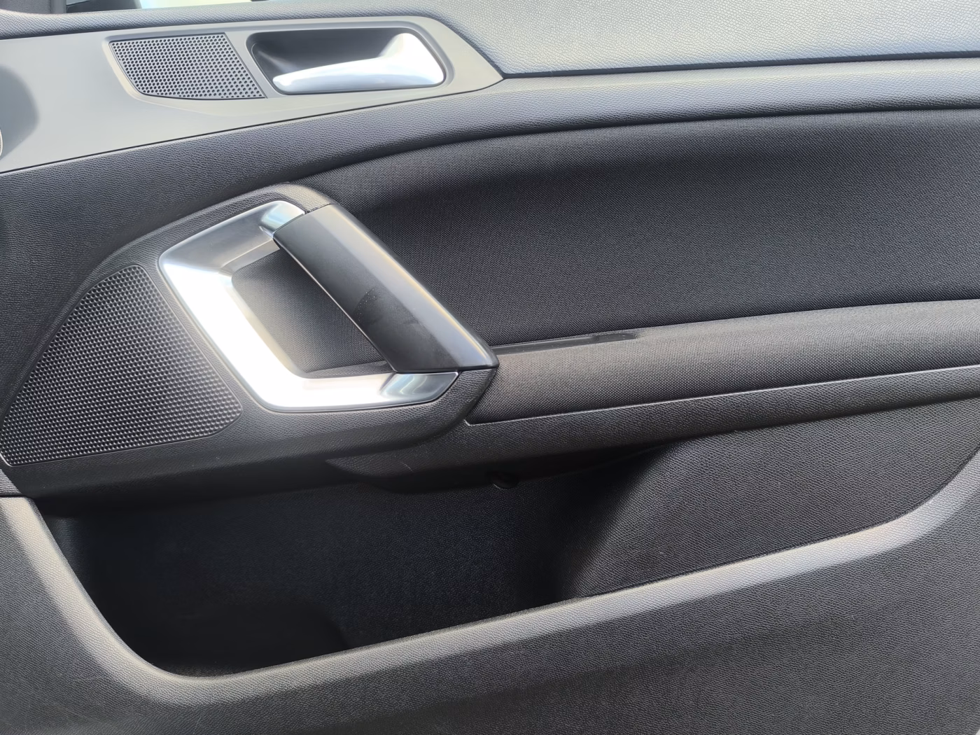 Peugeot 308 фото 11