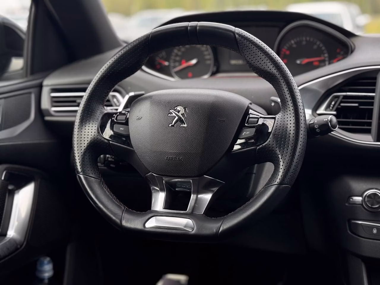 Peugeot 308 фото 8