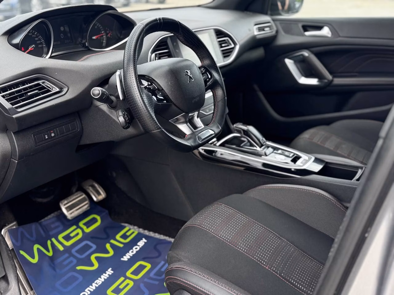 Peugeot 308 фото 12