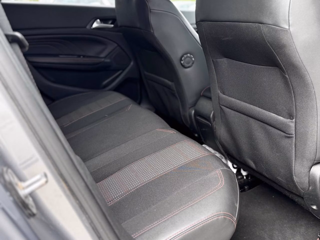 Peugeot 308 фото 14