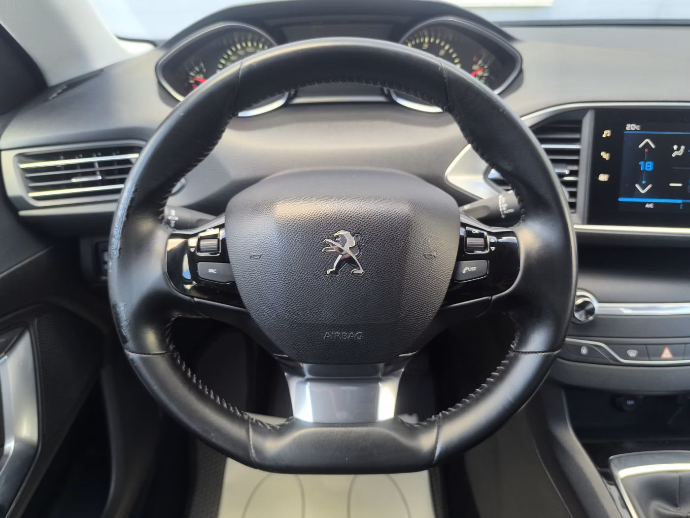 Peugeot 308 фото 14
