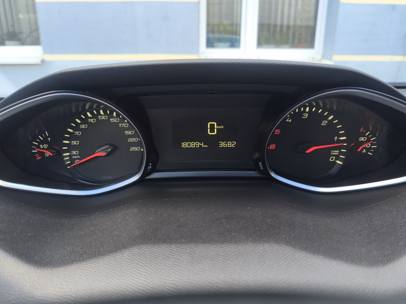Peugeot 308 фото 15