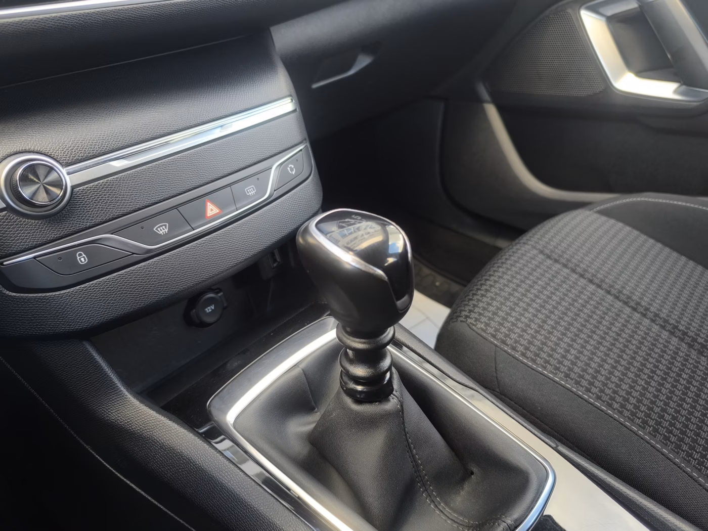 Peugeot 308 фото 16