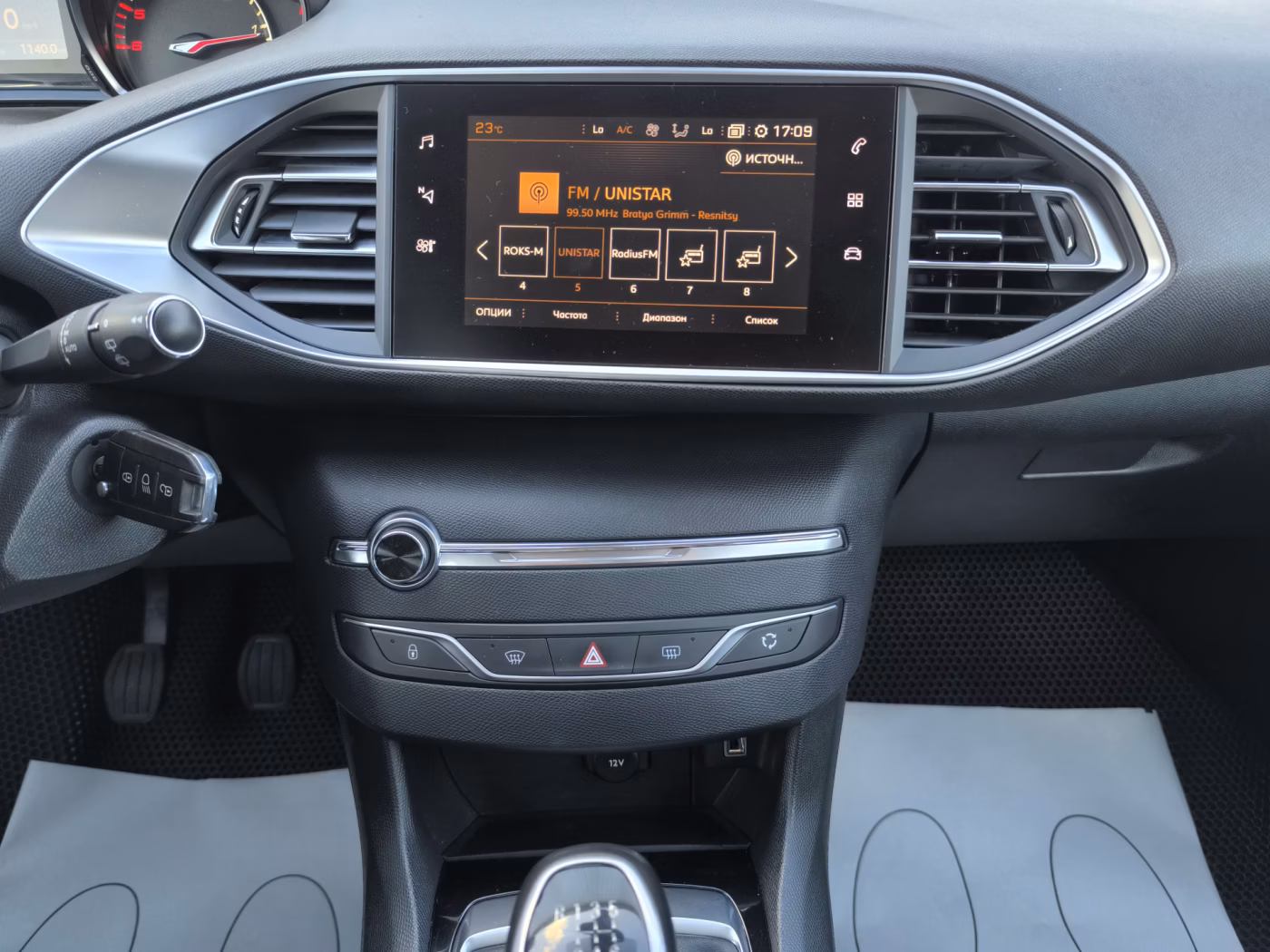 Peugeot 308 фото 17
