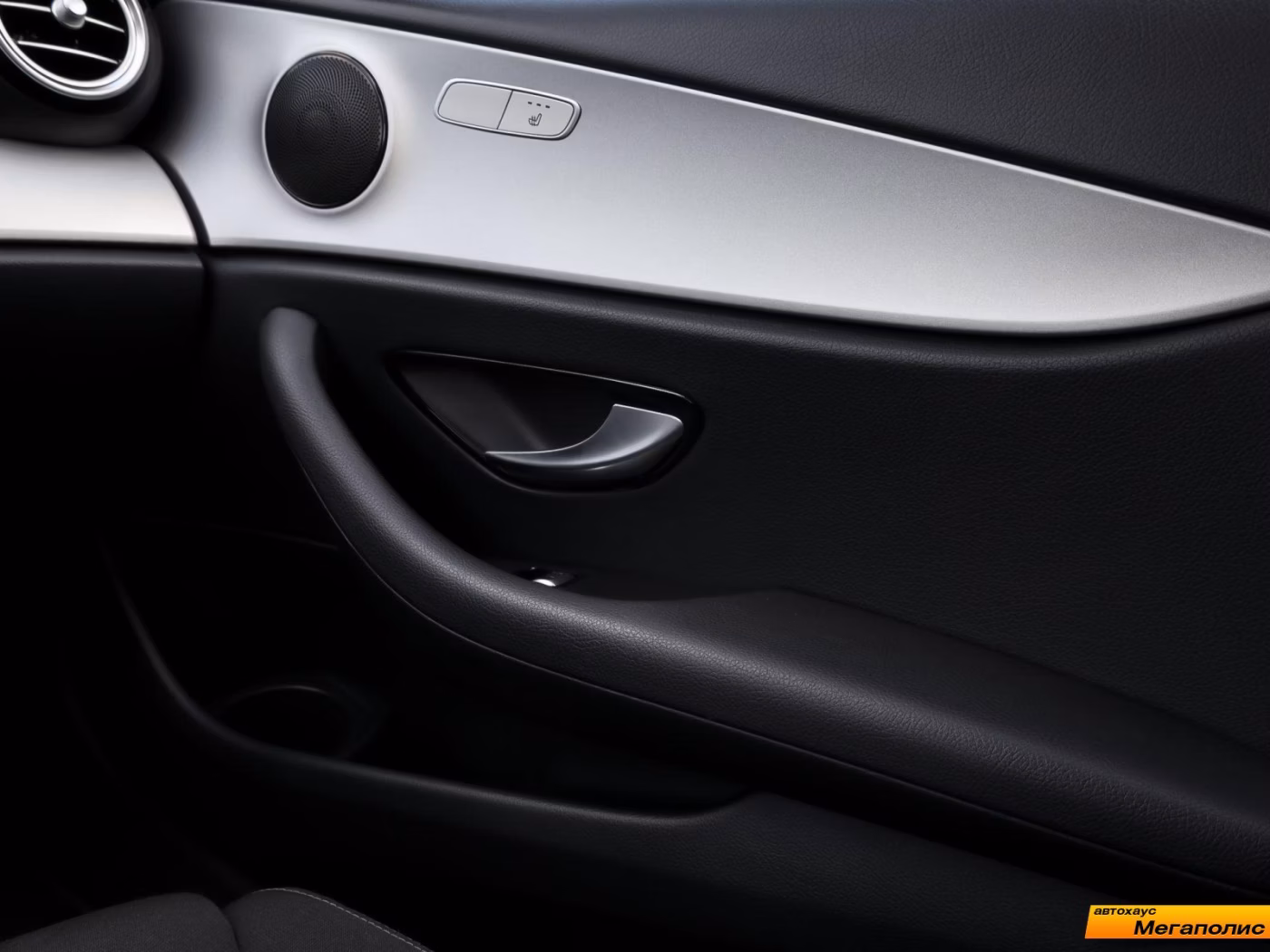Mercedes-Benz E-Класс фото 10
